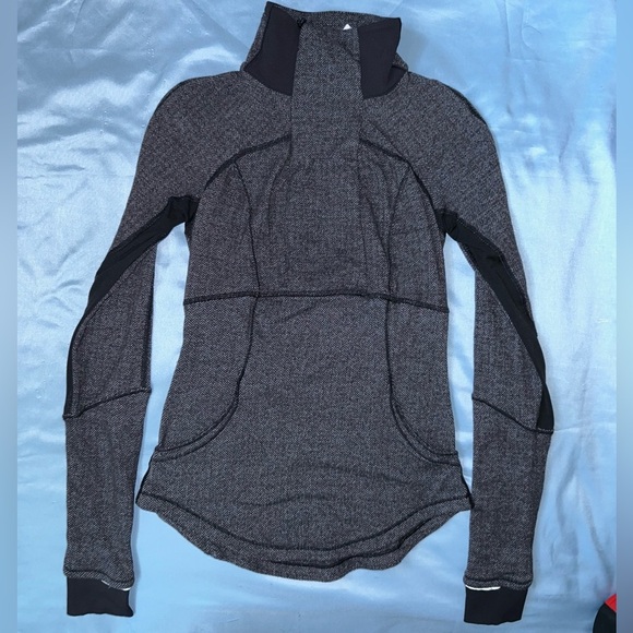 -Lululemon Base Runner 1/4 Zip, Heathered Gray - Picture 5 of 6
